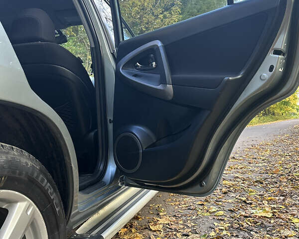 Зеленый Тойота РАВ 4, объемом двигателя 2 л и пробегом 307 тыс. км за 8500 $, фото 14 на Automoto.ua