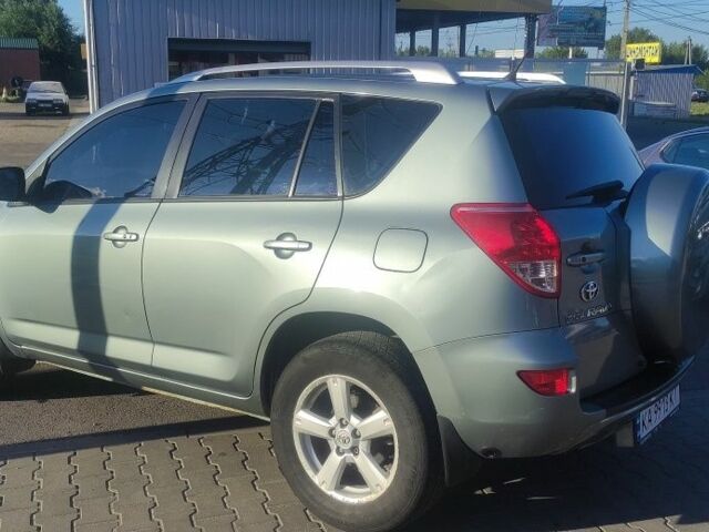 Зеленый Тойота РАВ 4, объемом двигателя 2 л и пробегом 273 тыс. км за 8700 $, фото 3 на Automoto.ua