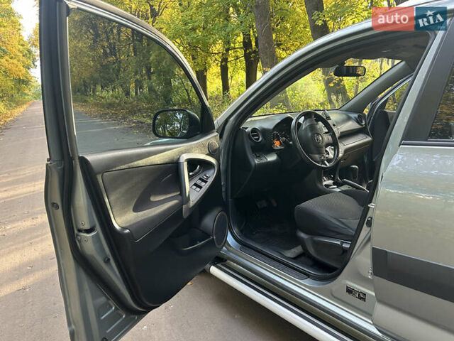 Зеленый Тойота РАВ 4, объемом двигателя 2 л и пробегом 307 тыс. км за 8500 $, фото 16 на Automoto.ua