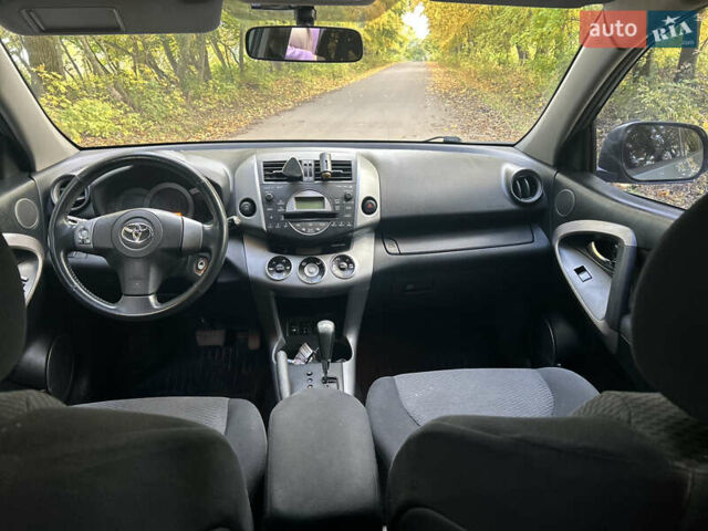 Зеленый Тойота РАВ 4, объемом двигателя 2 л и пробегом 307 тыс. км за 8500 $, фото 9 на Automoto.ua