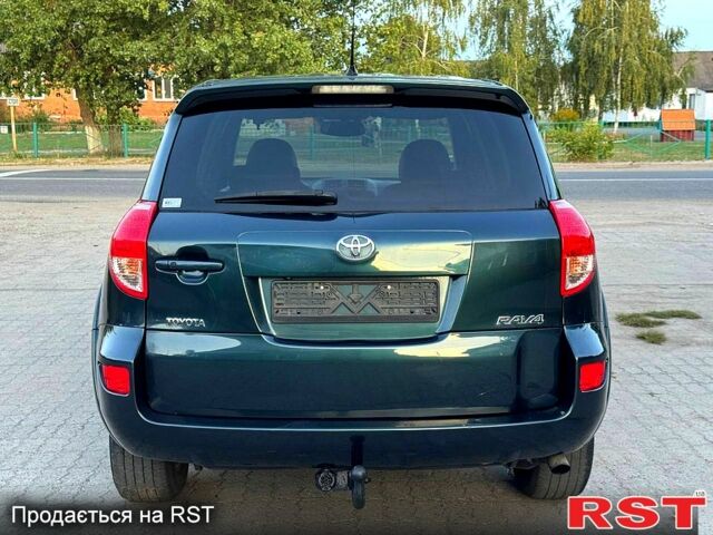 Зелений Тойота РАВ 4, об'ємом двигуна 2.2 л та пробігом 184 тис. км за 9300 $, фото 3 на Automoto.ua