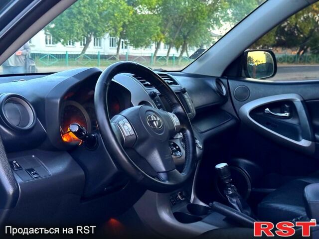 Зелений Тойота РАВ 4, об'ємом двигуна 2.2 л та пробігом 184 тис. км за 9300 $, фото 5 на Automoto.ua