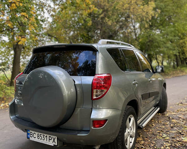 Зелений Тойота РАВ 4, об'ємом двигуна 2 л та пробігом 304 тис. км за 8300 $, фото 13 на Automoto.ua