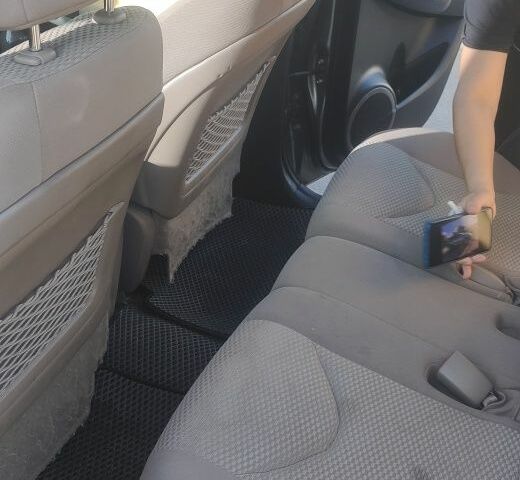 Зеленый Тойота РАВ 4, объемом двигателя 2 л и пробегом 273 тыс. км за 8700 $, фото 6 на Automoto.ua