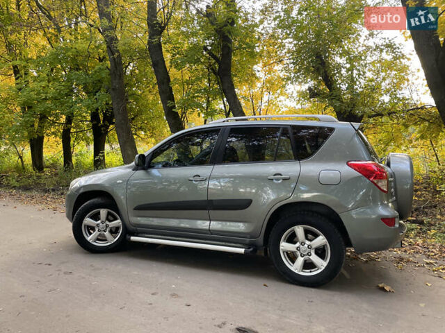 Зелений Тойота РАВ 4, об'ємом двигуна 2 л та пробігом 304 тис. км за 8300 $, фото 11 на Automoto.ua