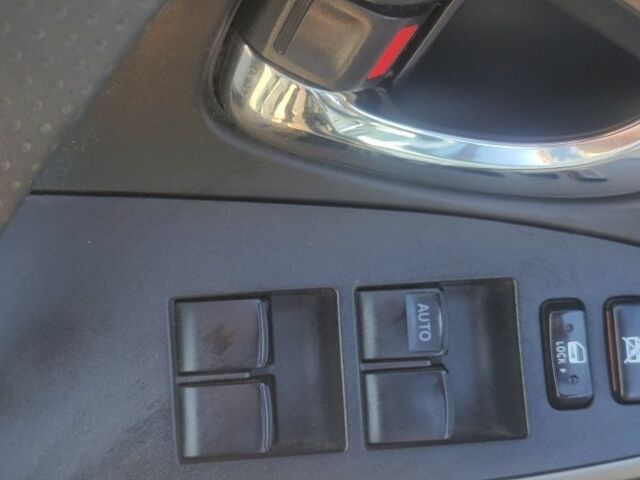 Зеленый Тойота РАВ 4, объемом двигателя 2 л и пробегом 273 тыс. км за 8700 $, фото 12 на Automoto.ua