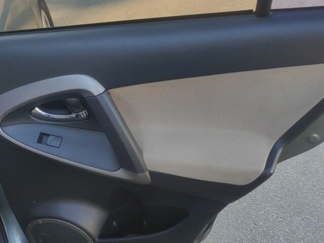 Зеленый Тойота РАВ 4, объемом двигателя 2 л и пробегом 273 тыс. км за 8700 $, фото 7 на Automoto.ua