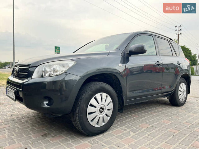 Зеленый Тойота РАВ 4, объемом двигателя 2.23 л и пробегом 226 тыс. км за 9599 $, фото 2 на Automoto.ua