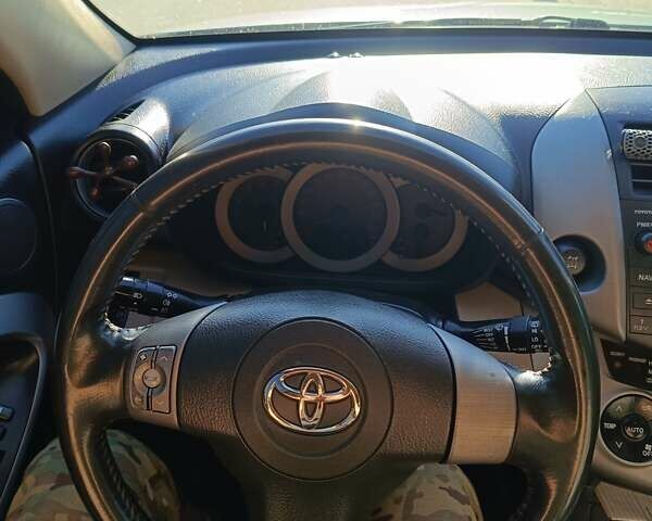 Зеленый Тойота РАВ 4, объемом двигателя 2.23 л и пробегом 225 тыс. км за 9200 $, фото 1 на Automoto.ua