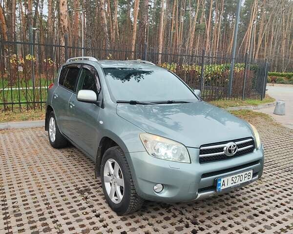 Зеленый Тойота РАВ 4, объемом двигателя 2 л и пробегом 263 тыс. км за 8800 $, фото 1 на Automoto.ua