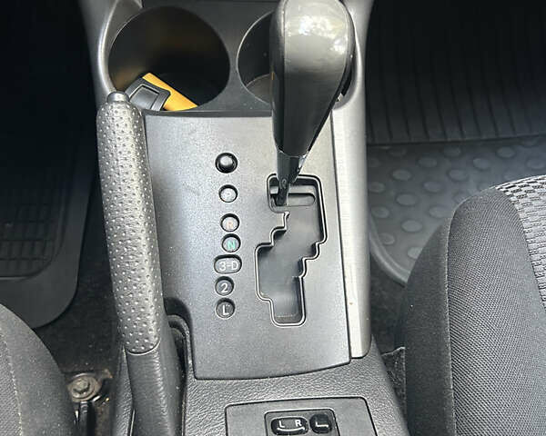 Зелений Тойота РАВ 4, об'ємом двигуна 2 л та пробігом 304 тис. км за 8300 $, фото 22 на Automoto.ua