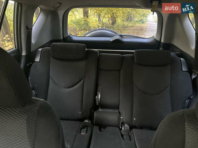 Зелений Тойота РАВ 4, об'ємом двигуна 2 л та пробігом 304 тис. км за 8300 $, фото 27 на Automoto.ua