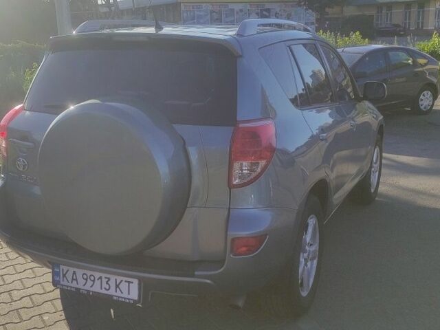 Зеленый Тойота РАВ 4, объемом двигателя 2 л и пробегом 273 тыс. км за 8700 $, фото 2 на Automoto.ua