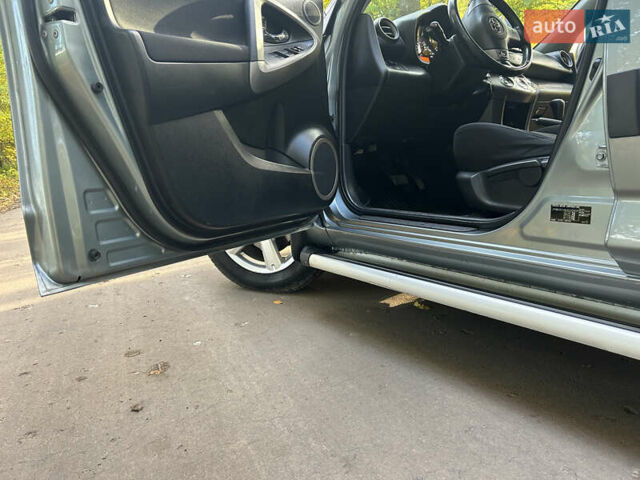 Зелений Тойота РАВ 4, об'ємом двигуна 2 л та пробігом 304 тис. км за 8300 $, фото 15 на Automoto.ua