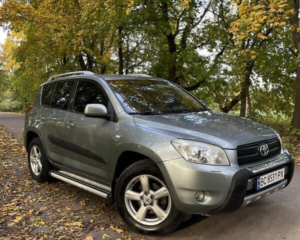 Зелений Тойота РАВ 4, об'ємом двигуна 2 л та пробігом 304 тис. км за 8300 $, фото 9 на Automoto.ua