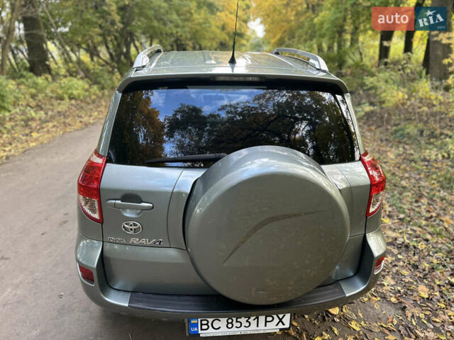 Зеленый Тойота РАВ 4, объемом двигателя 2 л и пробегом 307 тыс. км за 8500 $, фото 6 на Automoto.ua