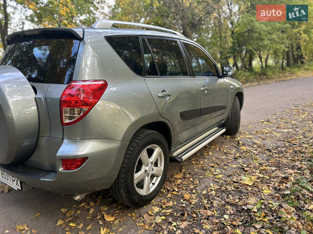 Зеленый Тойота РАВ 4, объемом двигателя 2 л и пробегом 307 тыс. км за 8500 $, фото 3 на Automoto.ua