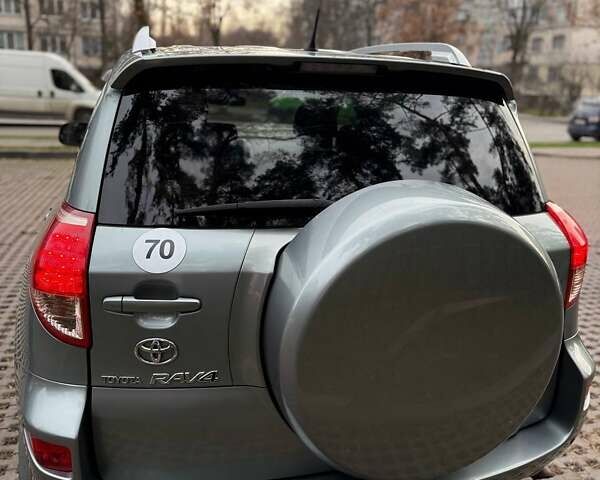 Зеленый Тойота РАВ 4, объемом двигателя 2 л и пробегом 263 тыс. км за 8800 $, фото 16 на Automoto.ua