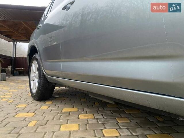 Зелений Тойота РАВ 4, об'ємом двигуна 2 л та пробігом 179 тис. км за 9750 $, фото 31 на Automoto.ua