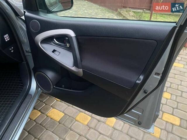 Зелений Тойота РАВ 4, об'ємом двигуна 2 л та пробігом 179 тис. км за 9750 $, фото 20 на Automoto.ua