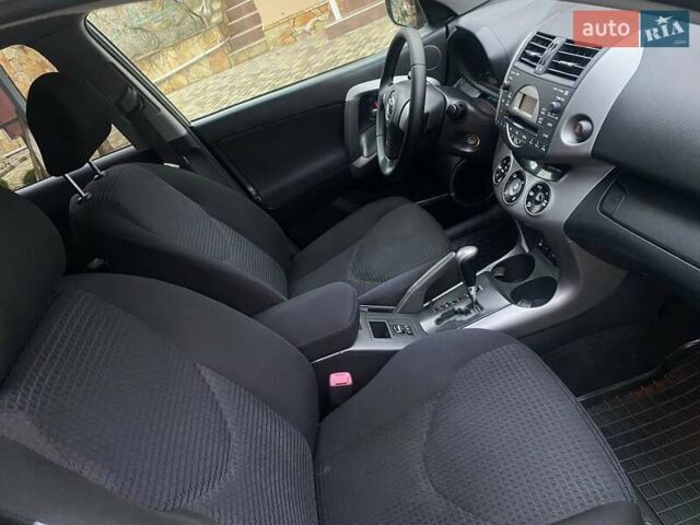 Зелений Тойота РАВ 4, об'ємом двигуна 2 л та пробігом 179 тис. км за 9750 $, фото 23 на Automoto.ua