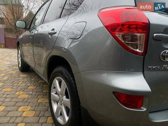 Зелений Тойота РАВ 4, об'ємом двигуна 2 л та пробігом 179 тис. км за 9750 $, фото 14 на Automoto.ua