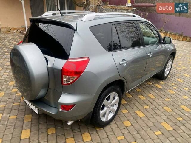 Зелений Тойота РАВ 4, об'ємом двигуна 2 л та пробігом 179 тис. км за 9750 $, фото 2 на Automoto.ua