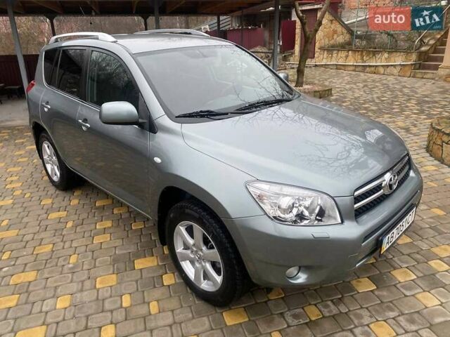 Зелений Тойота РАВ 4, об'ємом двигуна 2 л та пробігом 179 тис. км за 9750 $, фото 3 на Automoto.ua