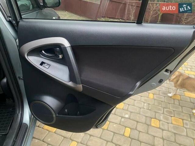 Зелений Тойота РАВ 4, об'ємом двигуна 2 л та пробігом 179 тис. км за 9750 $, фото 38 на Automoto.ua