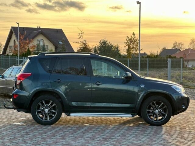 Зеленый Тойота РАВ 4, объемом двигателя 2.2 л и пробегом 208 тыс. км за 1750 $, фото 3 на Automoto.ua