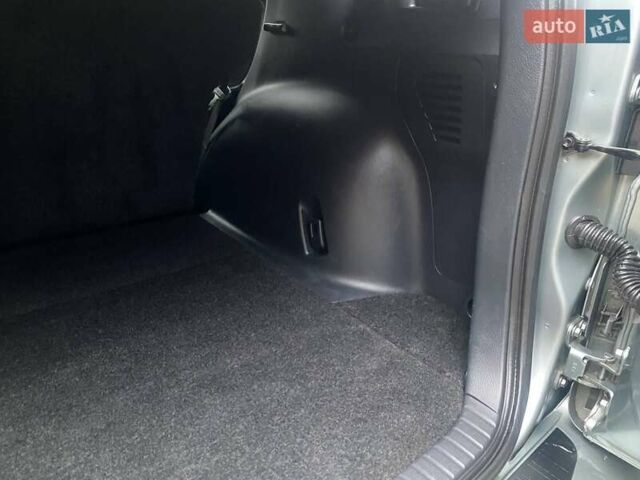 Зелений Тойота РАВ 4, об'ємом двигуна 2 л та пробігом 179 тис. км за 9750 $, фото 37 на Automoto.ua