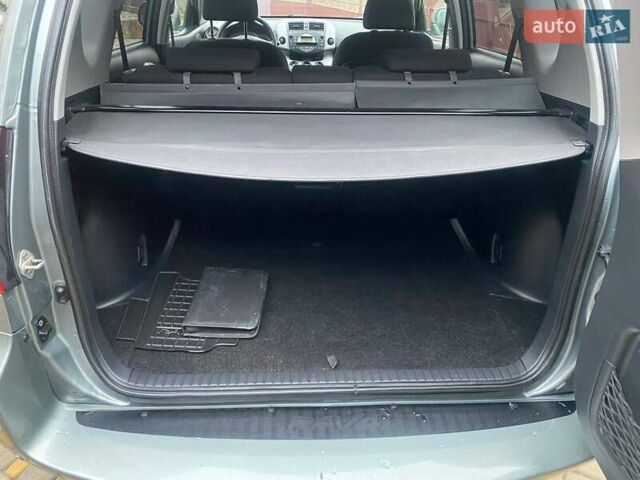 Зелений Тойота РАВ 4, об'ємом двигуна 2 л та пробігом 179 тис. км за 9750 $, фото 35 на Automoto.ua