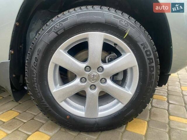 Зелений Тойота РАВ 4, об'ємом двигуна 2 л та пробігом 179 тис. км за 9750 $, фото 25 на Automoto.ua