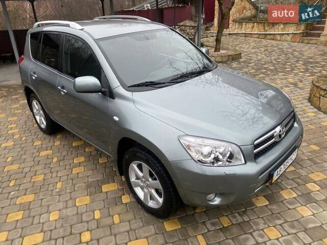 Зелений Тойота РАВ 4, об'ємом двигуна 2 л та пробігом 179 тис. км за 9750 $, фото 4 на Automoto.ua