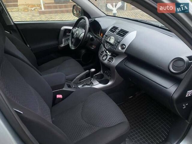 Зелений Тойота РАВ 4, об'ємом двигуна 2 л та пробігом 179 тис. км за 9750 $, фото 26 на Automoto.ua