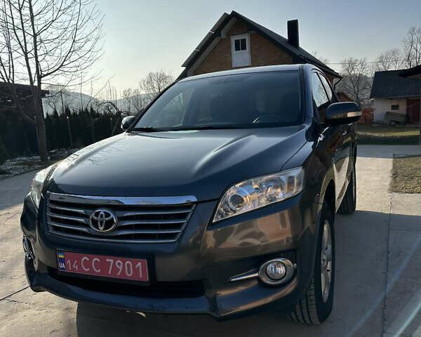 Зеленый Тойота РАВ 4, объемом двигателя 2.2 л и пробегом 307 тыс. км за 12200 $, фото 7 на Automoto.ua