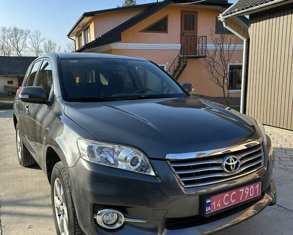 Зеленый Тойота РАВ 4, объемом двигателя 2.2 л и пробегом 307 тыс. км за 12200 $, фото 9 на Automoto.ua