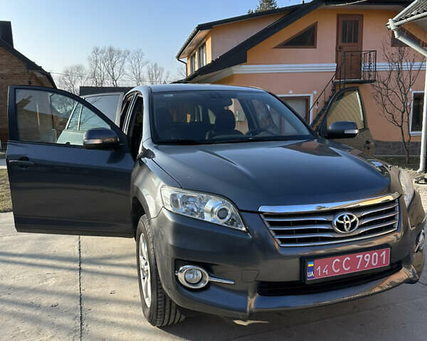 Зеленый Тойота РАВ 4, объемом двигателя 2.2 л и пробегом 307 тыс. км за 12200 $, фото 4 на Automoto.ua