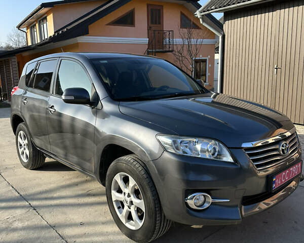 Зеленый Тойота РАВ 4, объемом двигателя 2.2 л и пробегом 307 тыс. км за 12200 $, фото 10 на Automoto.ua