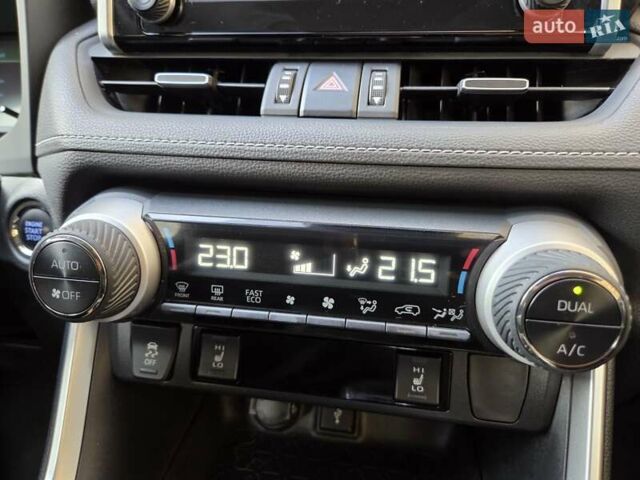 Зелений Тойота РАВ 4, об'ємом двигуна 2 л та пробігом 77 тис. км за 27500 $, фото 56 на Automoto.ua