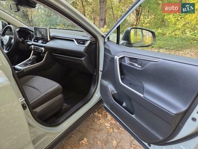 Зелений Тойота РАВ 4, об'ємом двигуна 2 л та пробігом 77 тис. км за 27500 $, фото 46 на Automoto.ua