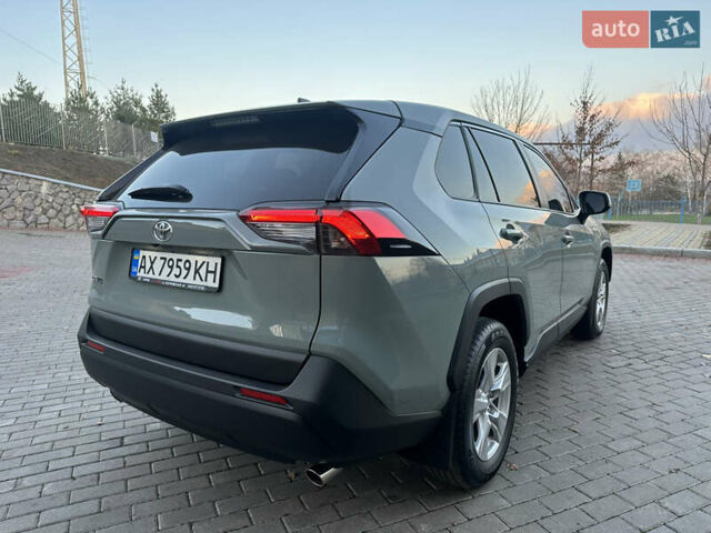 Зелений Тойота РАВ 4, об'ємом двигуна 1.99 л та пробігом 22 тис. км за 30100 $, фото 4 на Automoto.ua