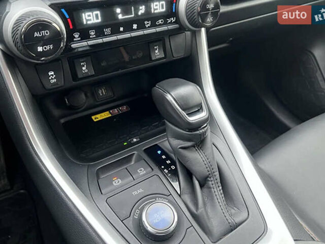 Зеленый Тойота РАВ 4, объемом двигателя 2.49 л и пробегом 57 тыс. км за 47000 $, фото 8 на Automoto.ua