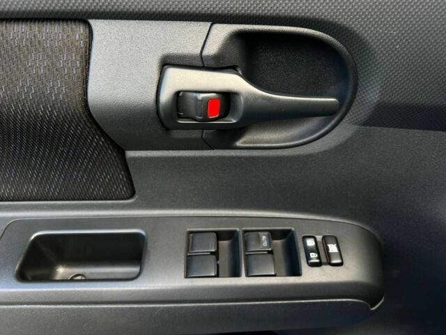 Фиолетовый Тойота Сцион, объемом двигателя 2.4 л и пробегом 88 тыс. км за 9500 $, фото 8 на Automoto.ua