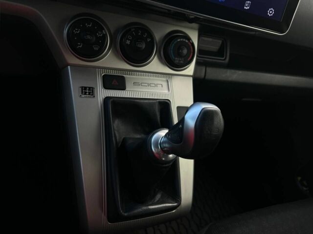 Фиолетовый Тойота Сцион, объемом двигателя 2.4 л и пробегом 88 тыс. км за 9500 $, фото 14 на Automoto.ua