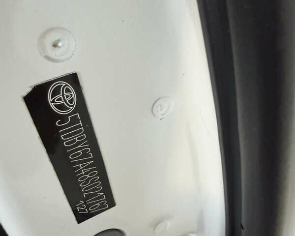 Білий Тойота Секвойя, об'ємом двигуна 5.7 л та пробігом 257 тис. км за 21999 $, фото 33 на Automoto.ua