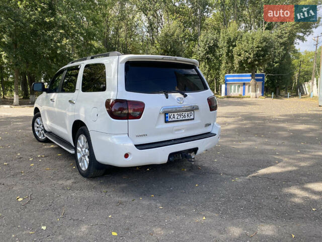 Білий Тойота Секвойя, об'ємом двигуна 5.7 л та пробігом 246 тис. км за 23999 $, фото 3 на Automoto.ua