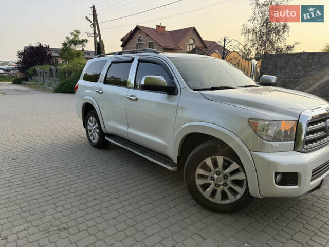 Белый Тойота Секвойя, объемом двигателя 5.7 л и пробегом 313 тыс. км за 17500 $, фото 9 на Automoto.ua
