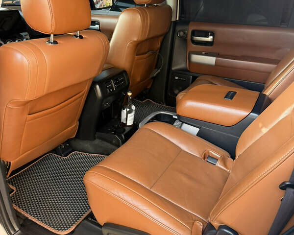 Білий Тойота Секвойя, об'ємом двигуна 5.7 л та пробігом 257 тис. км за 21999 $, фото 23 на Automoto.ua