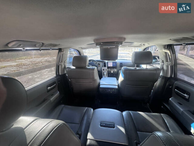 Белый Тойота Секвойя, объемом двигателя 5.7 л и пробегом 200 тыс. км за 21000 $, фото 18 на Automoto.ua